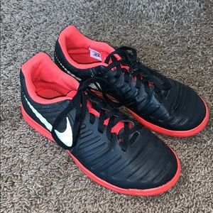 Nike Tiempo Indoor Soccer Shoe